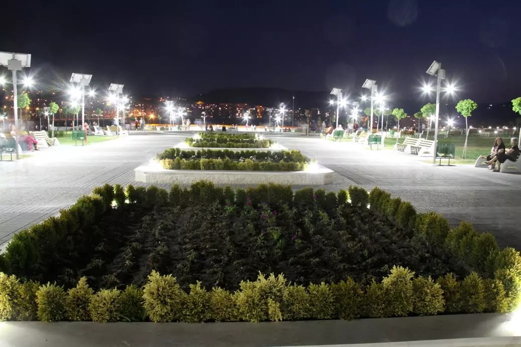 iluminacion zonas publicas Construcción de plazas en Alicante
